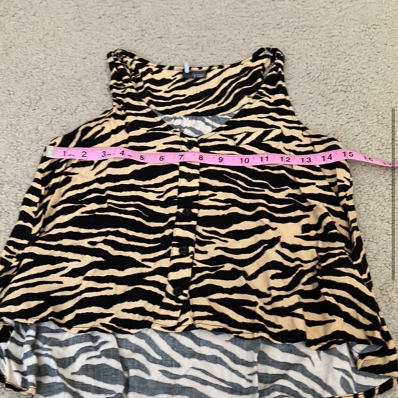 Flowy Tiger Babydoll Tank top - Picture 2 of 4